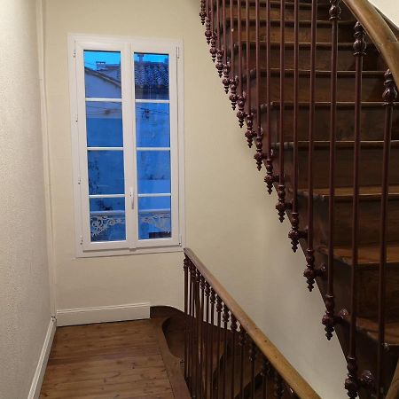 T2 avec verrière situé en hyper centre avec wifi, Netflix, linge, draps, savons et serviettes fournis Cognac Extérieur photo